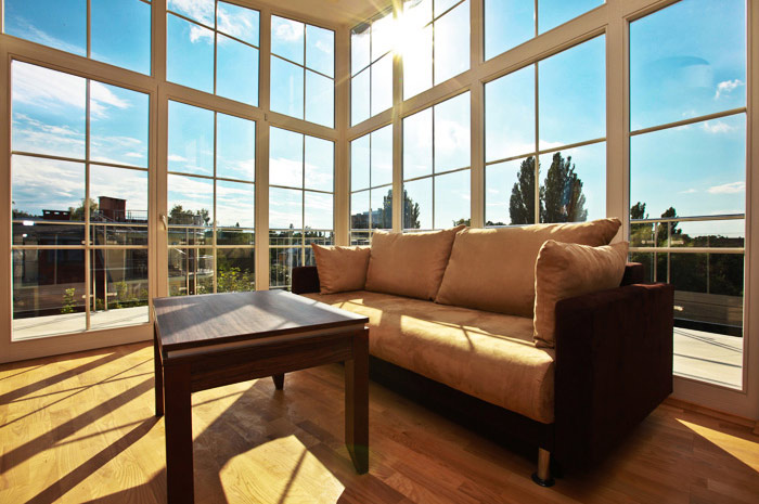 Salon z panoramicznymi oknami